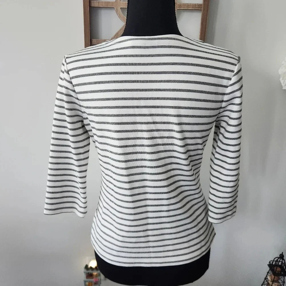 Tahari Black and White Striped Long Sleeve V Neck Shirt Womens Small - Picture 5 of 5
